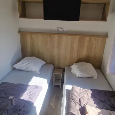 キャンプ場 Mobil Mayotte A Climatise 5 Etoiles ビスカロッス