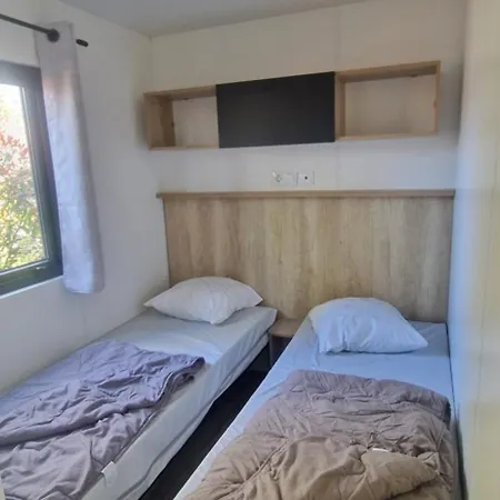 Mobil Mayotte A Climatise 5 Etoiles キャンプ場